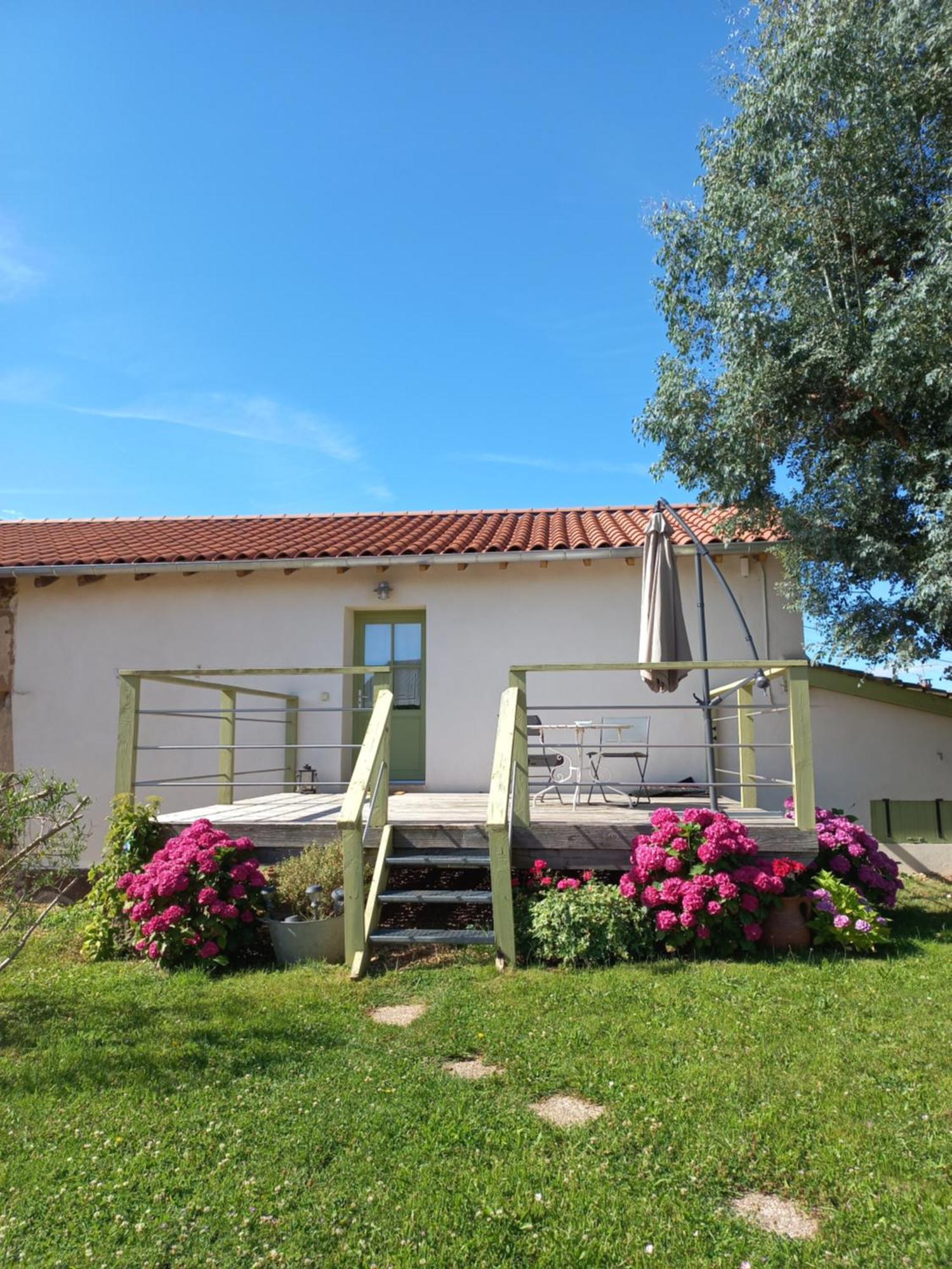Les Glycines - Domaine Gilles Coperet Bed & Breakfast Regnie-Durette Exterior photo